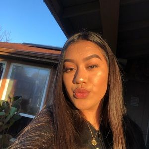 Meet your Posher, Ahyme